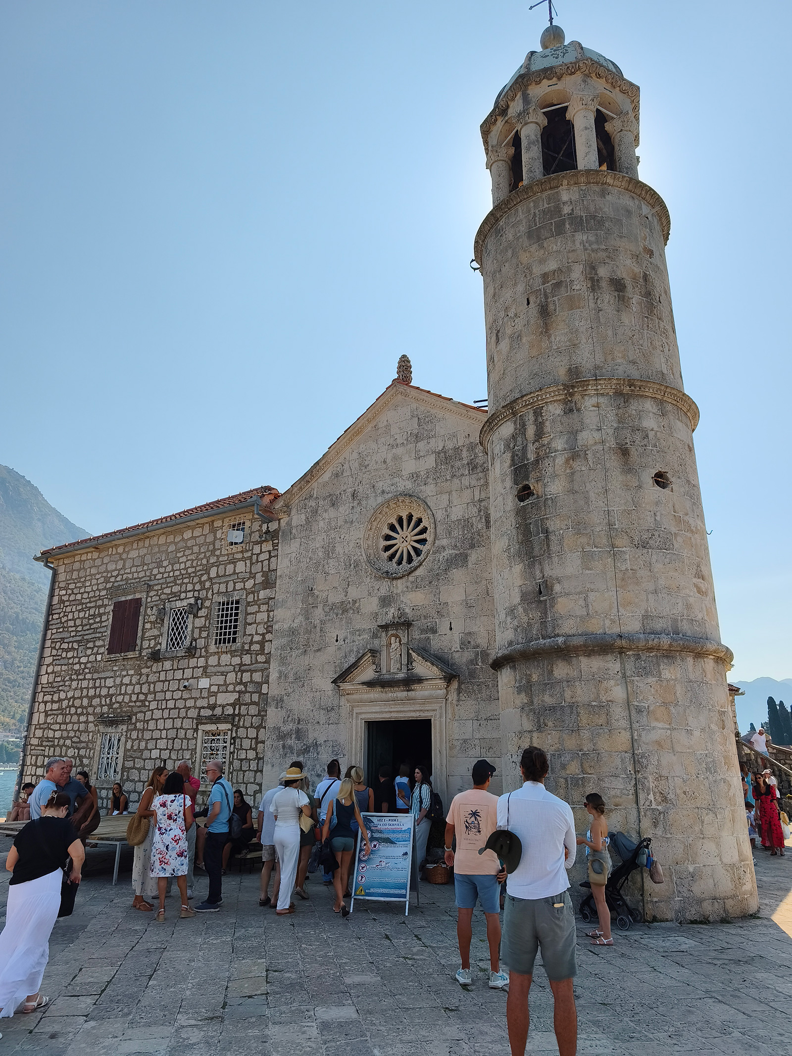 Besplatan prevoz vjernika na proslavu blagdana Velike Gospe na Gospi od Škrpjela